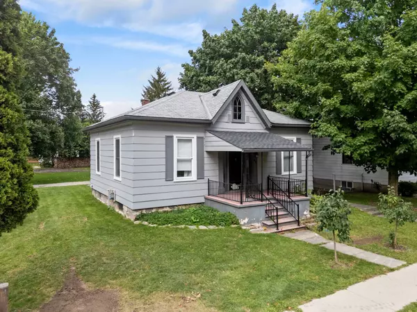 Huron East, ON N0K 1W0,46 James ST