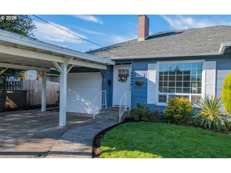 368 S 6TH ST, Independence, OR 97351