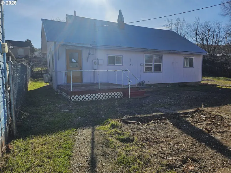 45 W JEFFERSON ST, Huntington, OR 97907