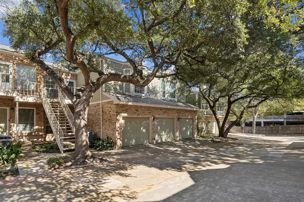 Dallas, TX 75214,7151 Gaston Avenue #907