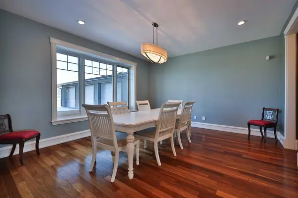 28 Cobblestone LN, Raymond, AB T0K 2S0