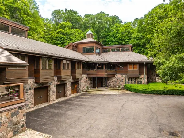 20 Woodsend CRES, Aurora, ON L4G 6W6