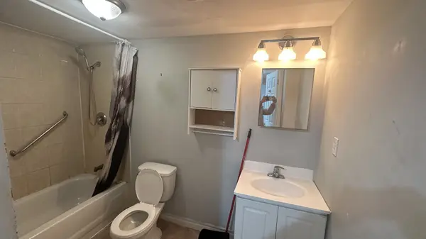 Brampton, ON L7A 1M2,244 Van Kirk DR