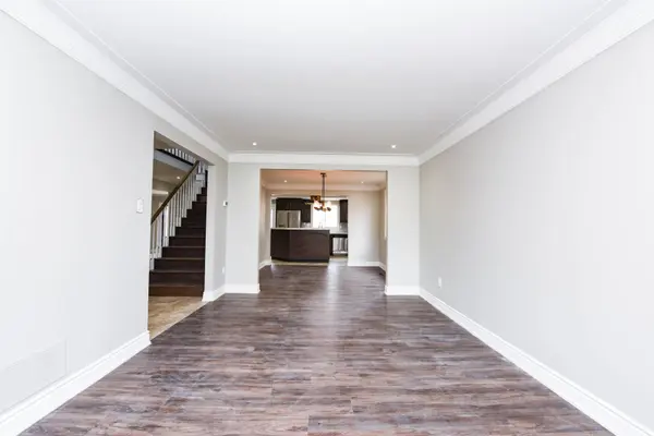 4205A Longmoor DR, Burlington, ON L7L 5C7