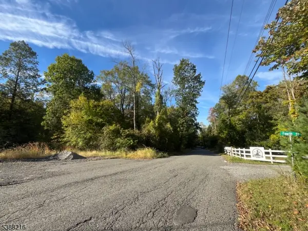 27 Elm Ave, Warren Twp., NJ 07059