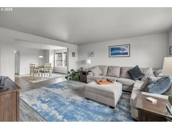 433 SE LARKSPUR DR, Madras, OR 97741