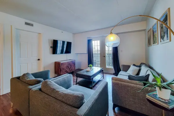 4003 Kilmer DR #204, Burlington, ON L7M 4M1