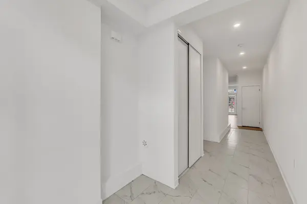 3049 Trailside DR, Oakville, ON L6M 5R5