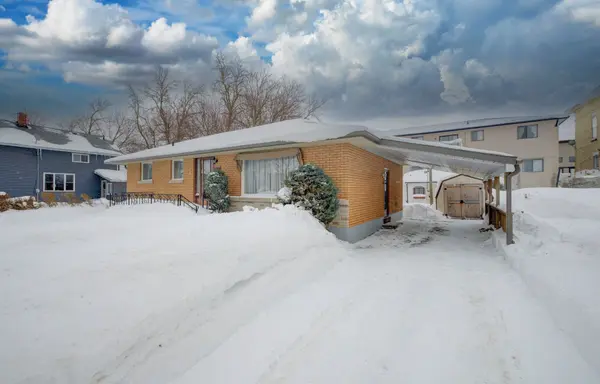 Wellington North, ON N0G 2L2,130 King ST E