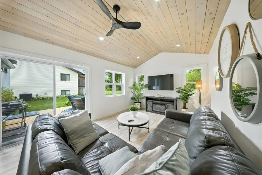 92 Mary ST, Clearview, ON L0M 1G0