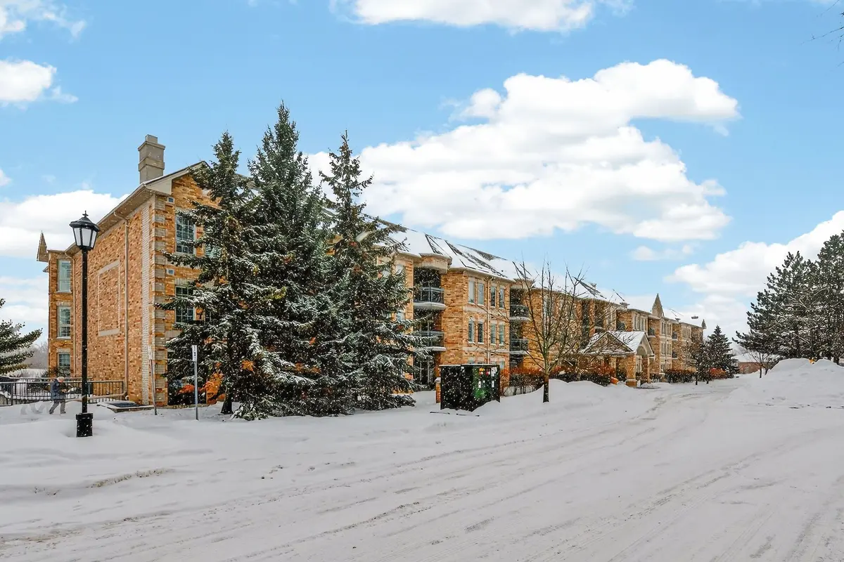 Hamilton, ON L0R 1W0,59 Critzia DR #312