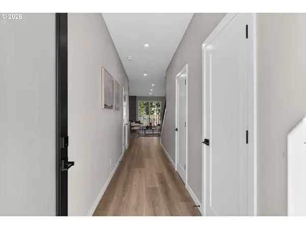 Milwaukie, OR 97267,15613 SE MEADOWLARK LN