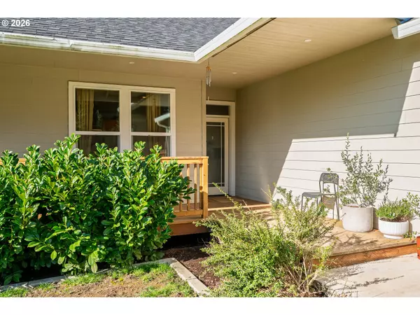 Castle Rock, WA 98611,644 SPIRIT LAKE HWY