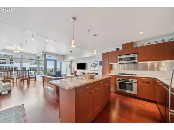 Portland, OR 97239,3601 S RIVER PKWY #2502