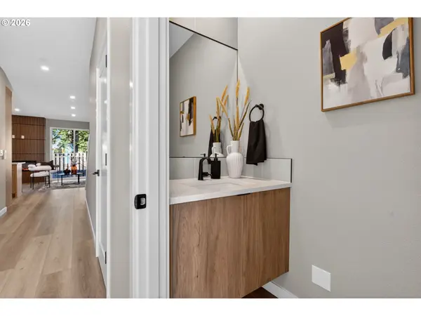 15611 SE MEADOWLARK LN, Milwaukie, OR 97267