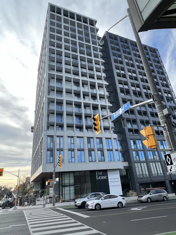 2020 Bathurst ST #635, Toronto, ON M5P 0A6