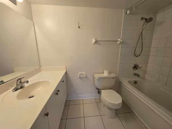 Toronto C15, ON M2K 3B8,2 Rean DR #903