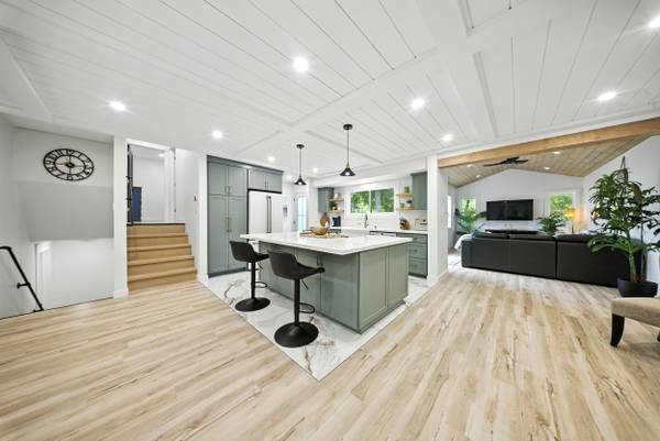 92 Mary ST, Clearview, ON L0M 1G0