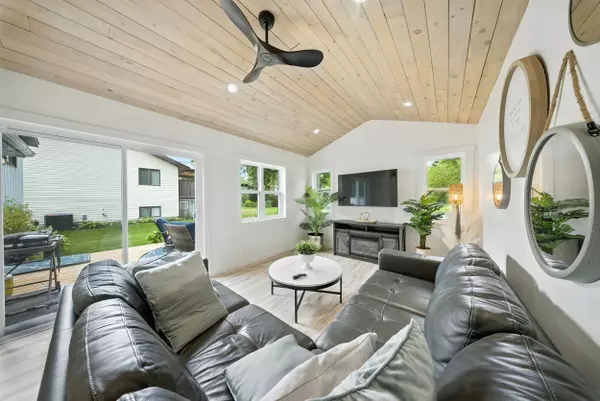 92 Mary ST, Clearview, ON L0M 1G0