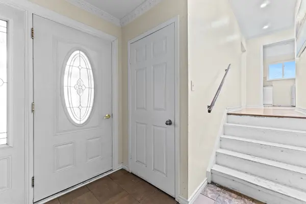 13 Linkdale RD, Brampton, ON L6V 3A1