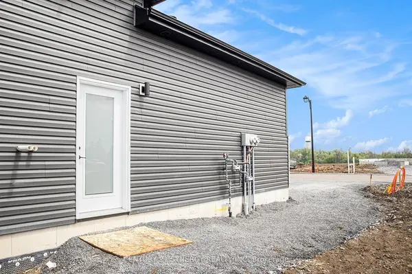 63 Helen ST #B, North Stormont, ON K0A 1R0