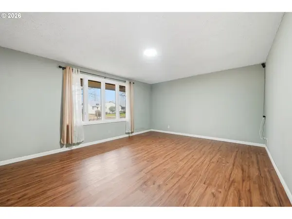 2555 15TH ST, Springfield, OR 97477