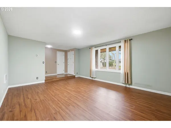 2555 15TH ST, Springfield, OR 97477