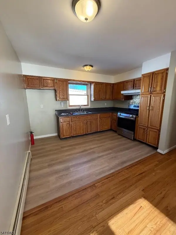 52 Frederick St, Belleville Twp., NJ 07109