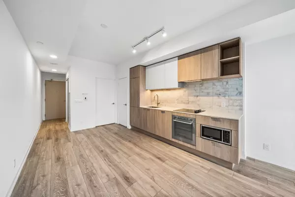 Toronto C03, ON M5P 0A6,2020 Bathurst ST #1719