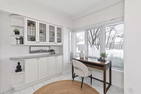 Collingwood, ON L9Y 5C7,864 Suncrest CIR