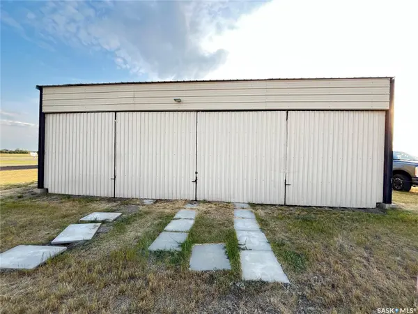 . Airport ROAD, Maple Creek, SK S0N 1N0