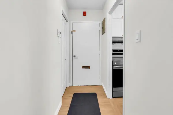 Caledon, ON L7E 4V2,16 William ST #101