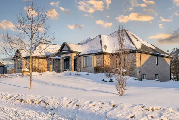 Centre Wellington, ON N0B 1B0,14 Inverhill RD