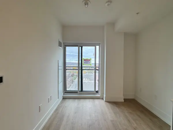 206 King ST W #1006, Hamilton, ON L8P 1A5