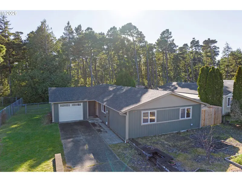 1250 34TH PL, Florence, OR 97439