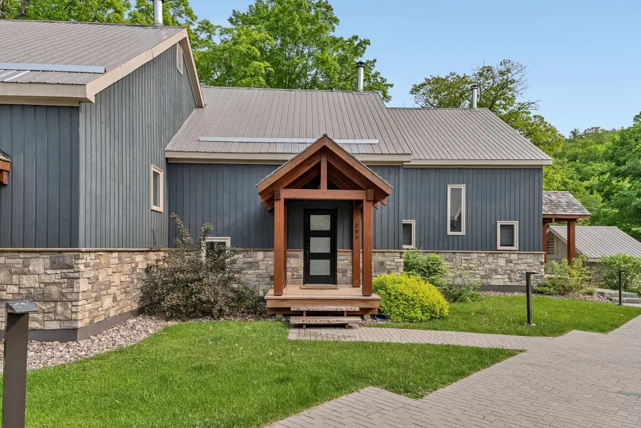 65 Mary Joanne DR #203, Greater Madawaska, ON K0J 1H0