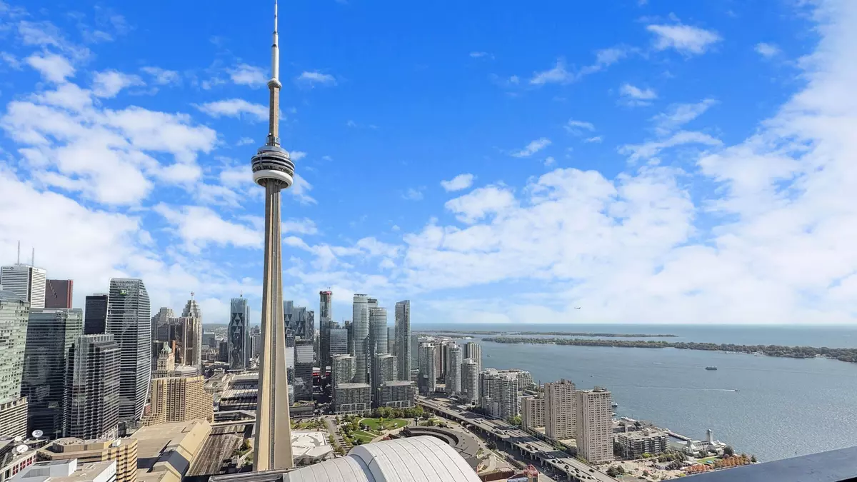 Toronto C01, ON M5V 0X3,1 Concord Cityplace WAY #6802