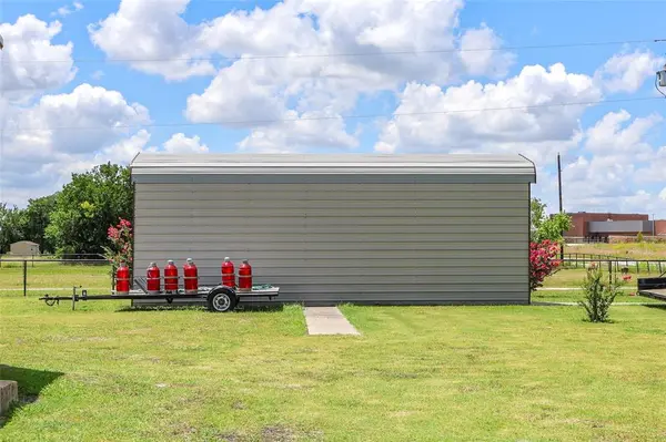 500 N Greenville Road, Nevada, TX 75173