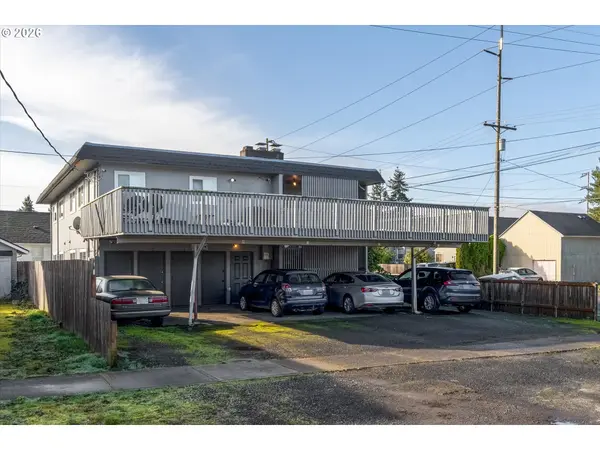 504 N 7TH AVE, Kelso, WA 98626