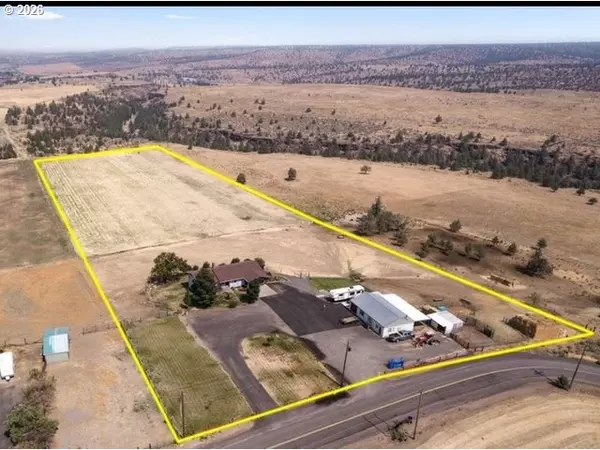 Madras, OR 97741,950 SE DOVER LN