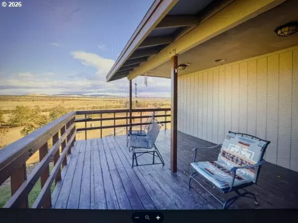 Madras, OR 97741,950 SE DOVER LN