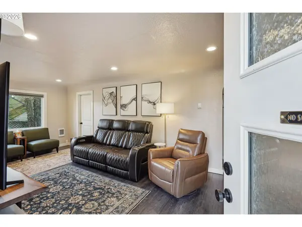 550 MADRONA AVE, Salem, OR 97302