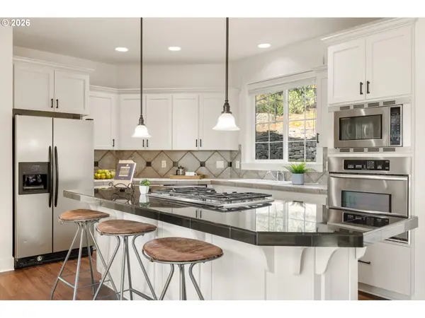 10248 SE NICOLE LOOP, Happy Valley, OR 97086