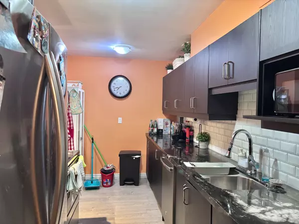 Toronto E08, ON M1M 2Z9,180 Markham RD S #819