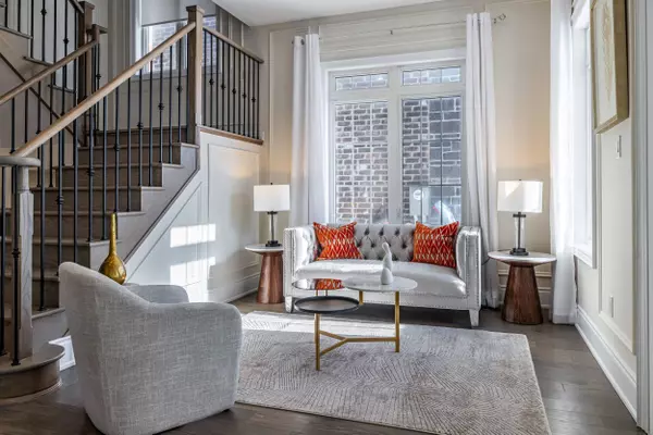 Aurora, ON L4G 0Y8,122 Scrivener DR