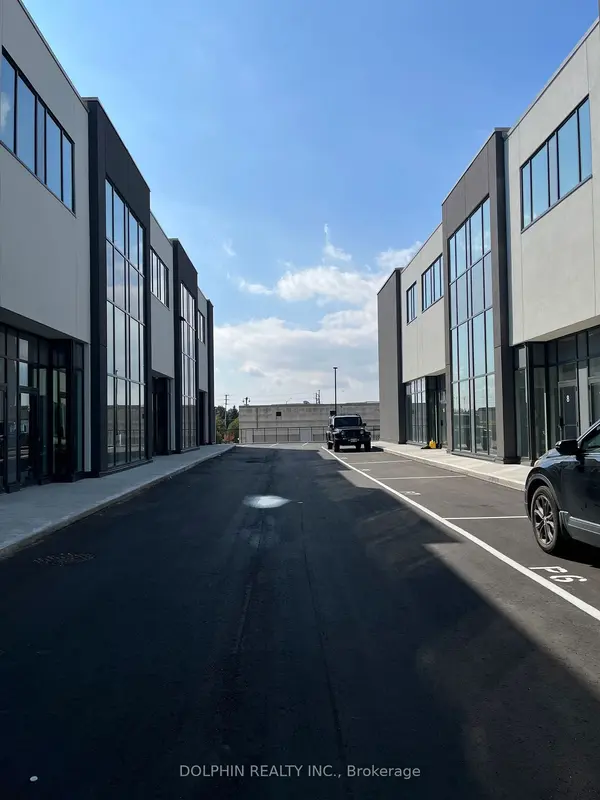 5266 Solar DR E #B106, Mississauga, ON L4W 5E1