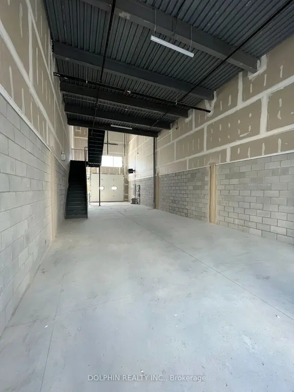 5266 Solar DR E #B106, Mississauga, ON L4W 5E1