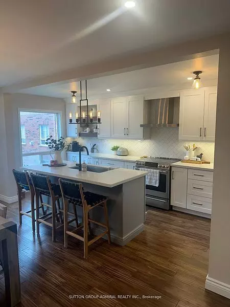 Brampton, ON L6V 4M7,2 Clay Brick CT #110