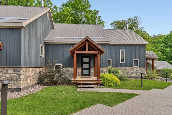 65 Mary Joanne DR #203, Greater Madawaska, ON K0J 1H0