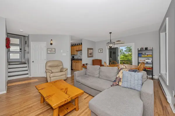 65 Mary Joanne DR #203, Greater Madawaska, ON K0J 1H0